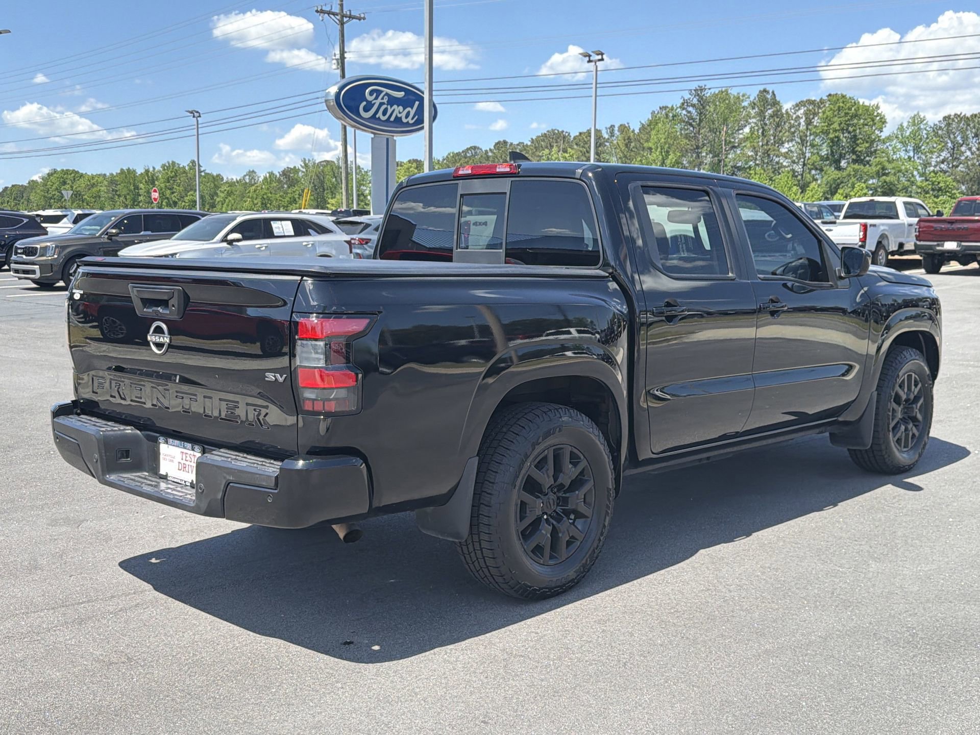 Used 2022 Nissan Frontier SV w/ SV Premium Package image 28