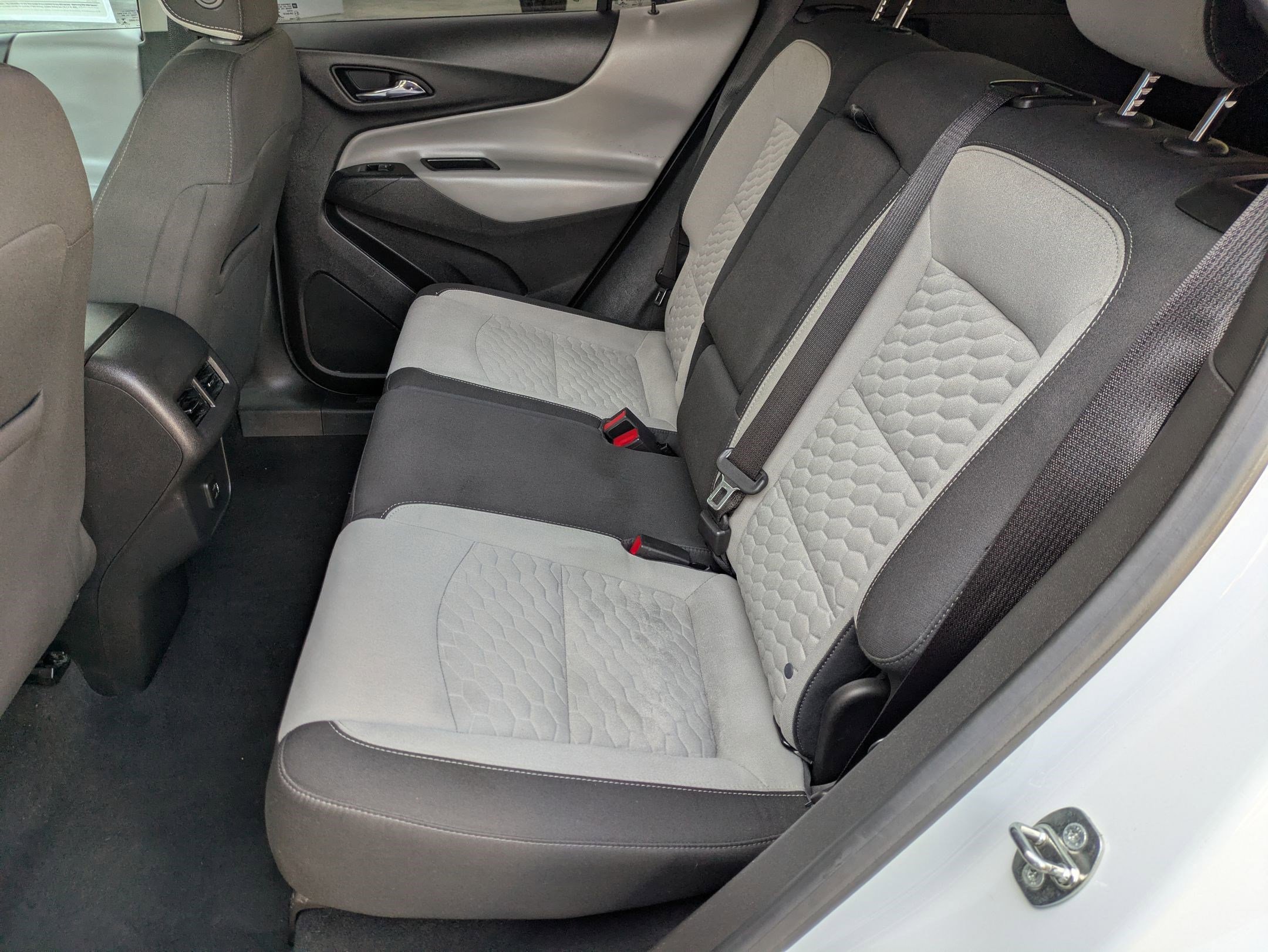 Used 2019 Chevrolet Equinox LS w/ LPO, Cargo Package image 24