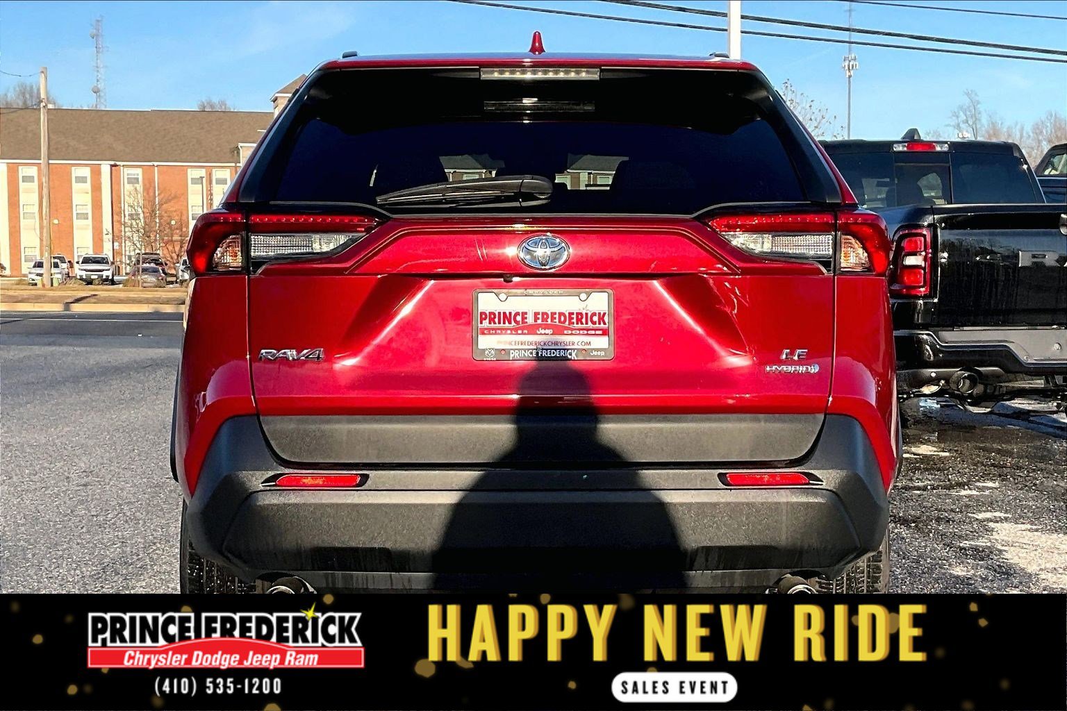 Used 2019 Toyota RAV4 LE image 4