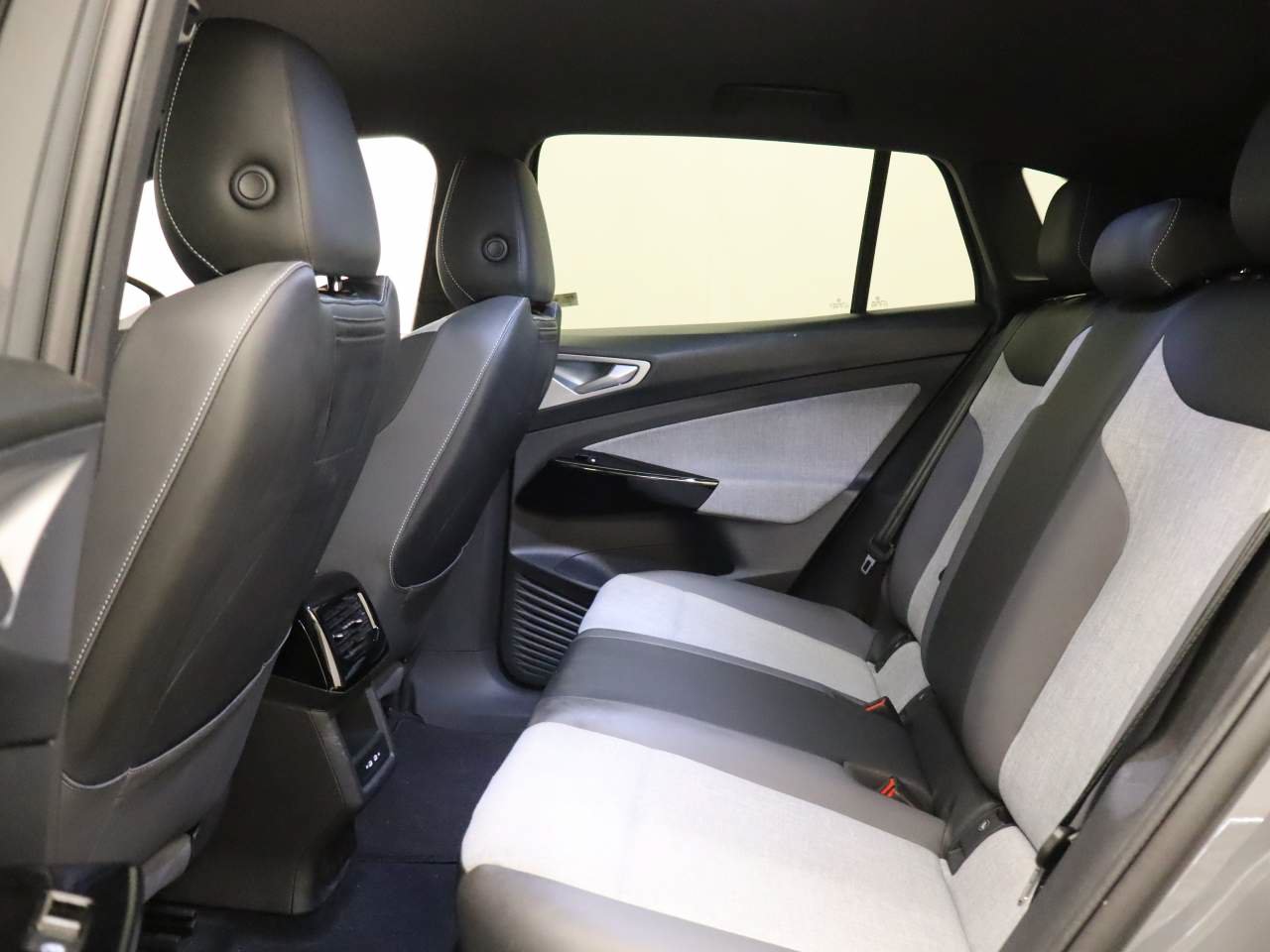 Certified 2023 Volkswagen ID.4 Pro RWD image 17