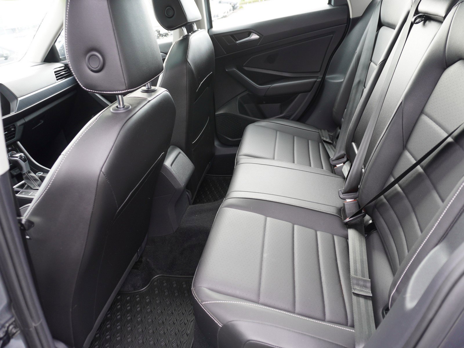 Used 2022 Volkswagen Jetta SE image 12