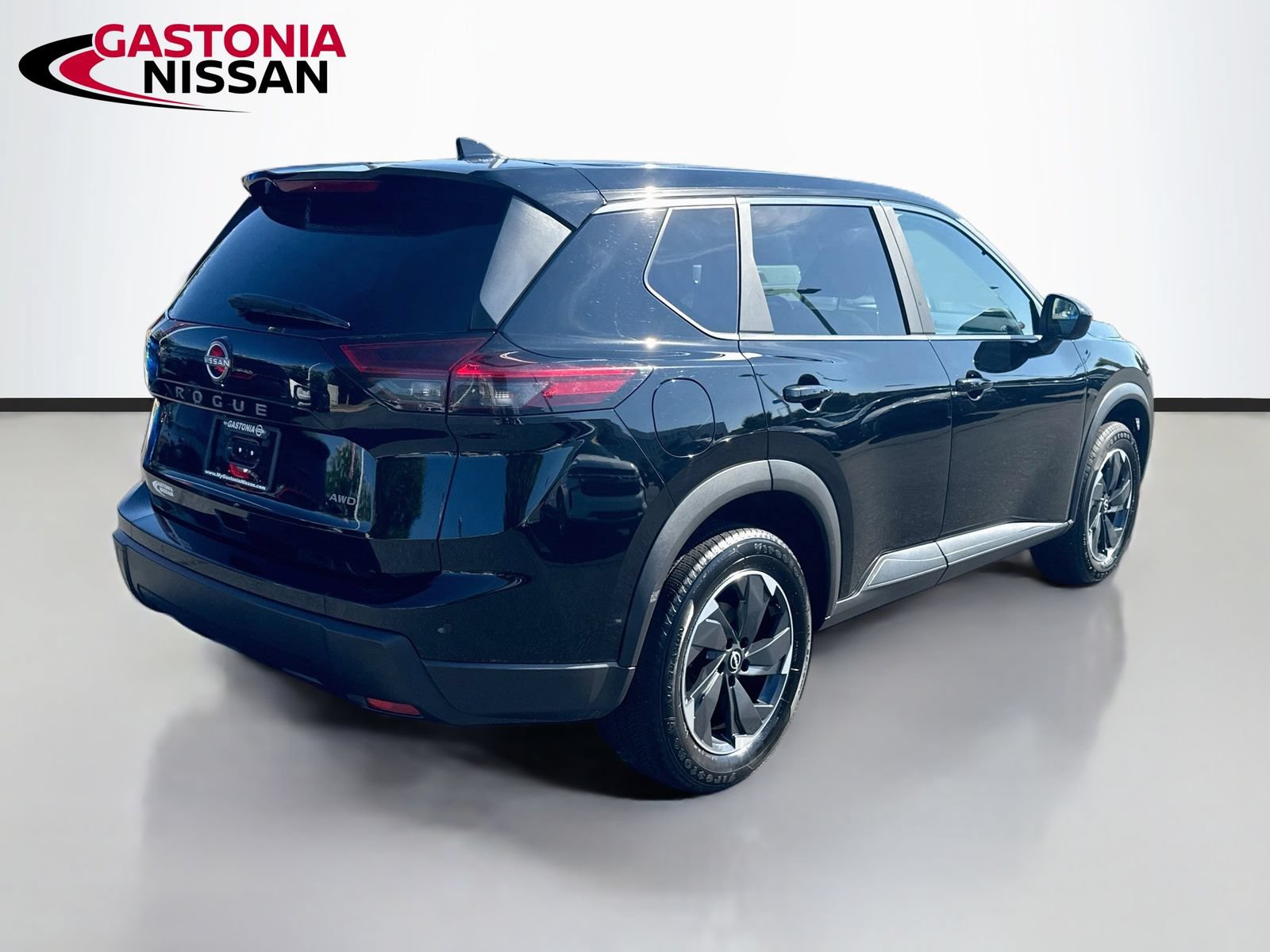 Used 2025 Nissan Rogue SV AWD/4WD image 9
