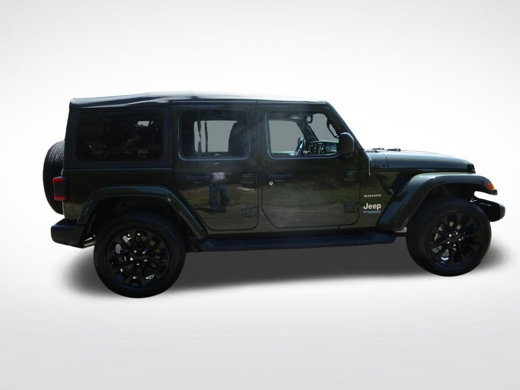 Used 2022 Jeep Wrangler Unlimited Sahara AWD/4WD image 8