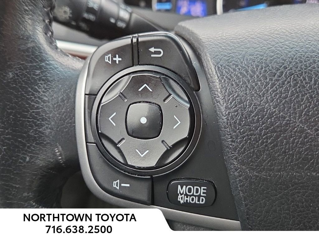 Used 2014 Toyota Camry XLE image 19