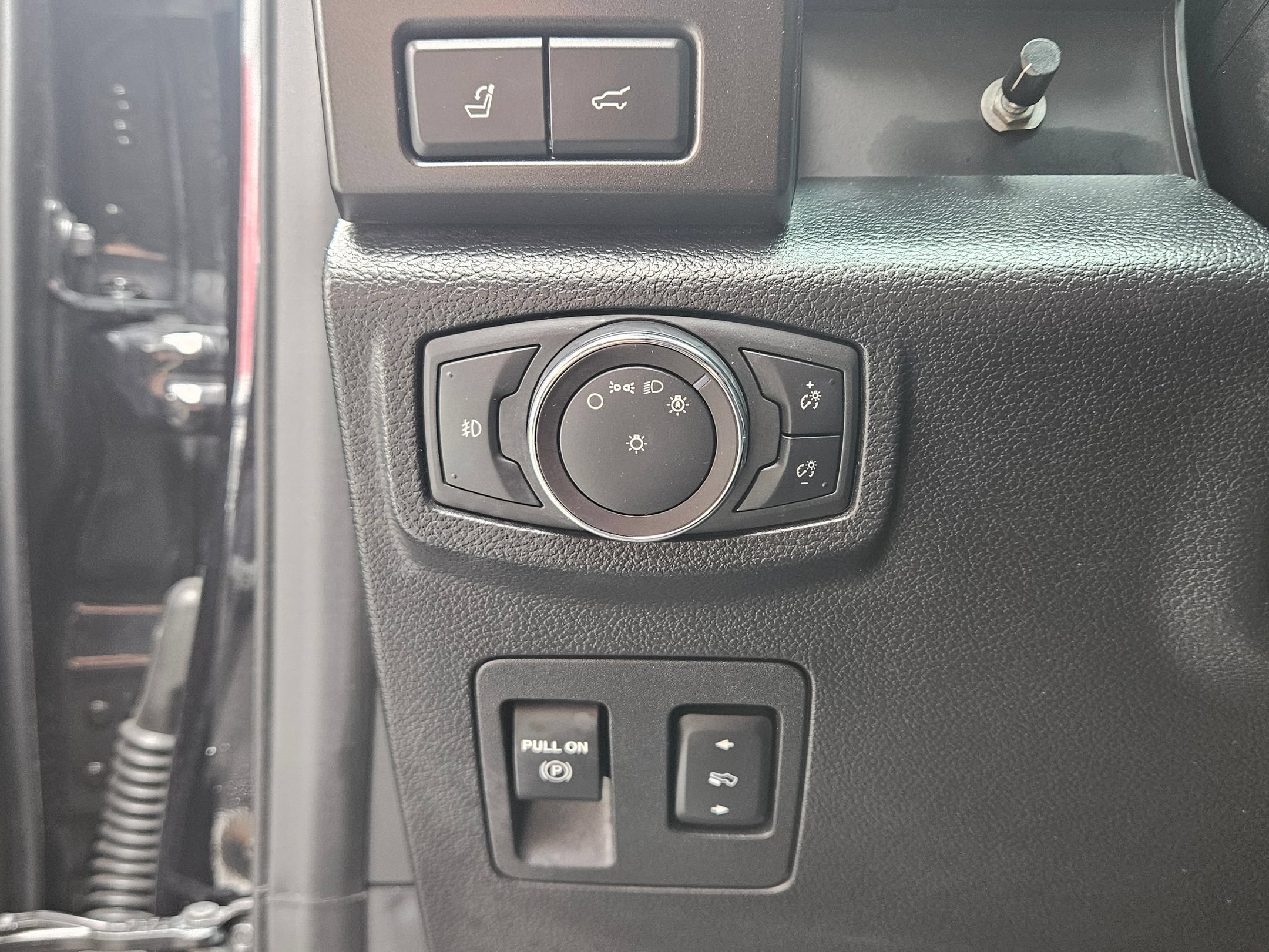 Used 2019 Ford Expedition Limited w/ Equipment Group 303A AWD/4WD image 19