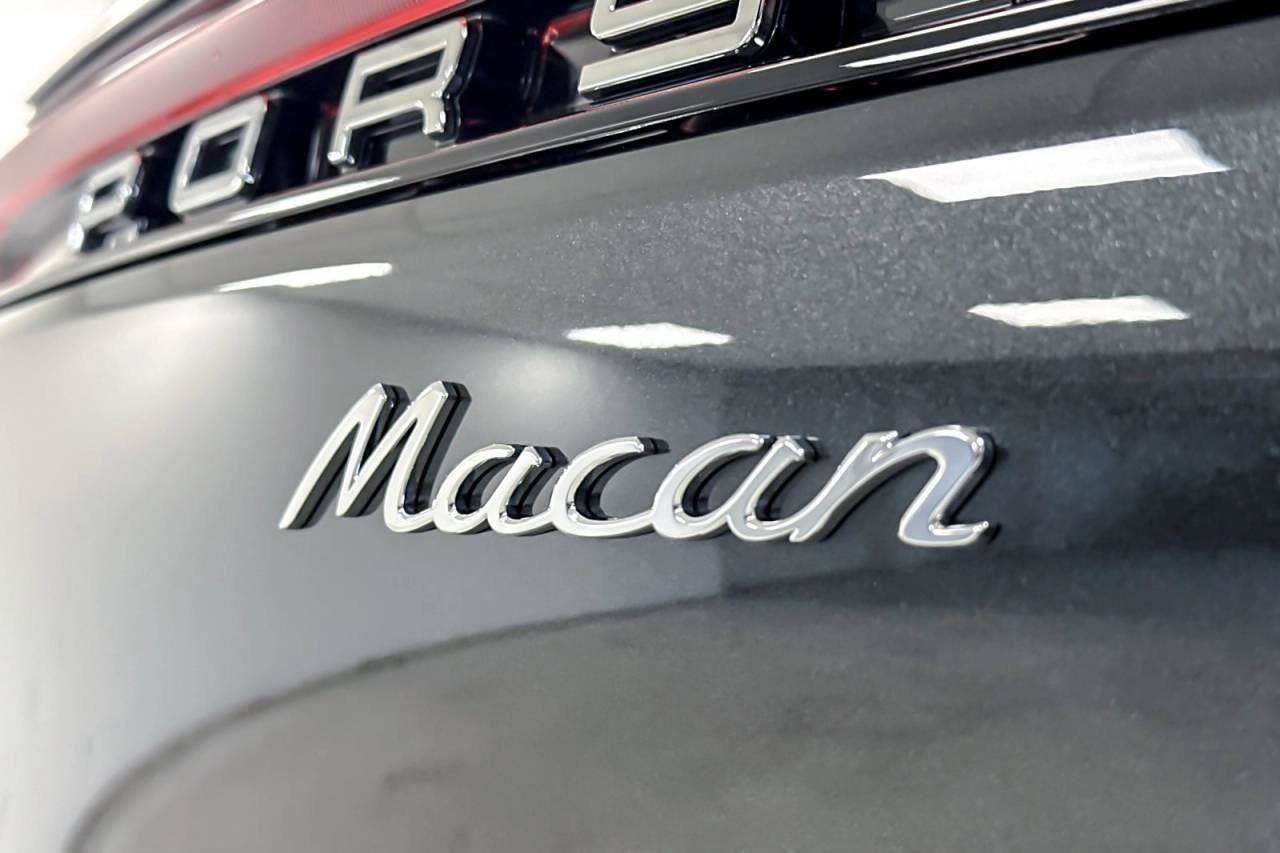 Certified 2025 Porsche Macan image 36