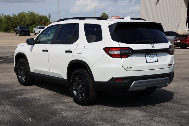 New 2025 Honda Pilot TrailSport image 6