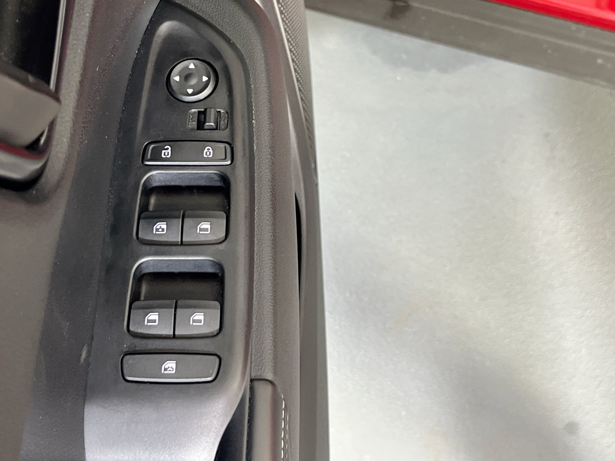 Used 2023 Hyundai Venue Limited FWD image 18