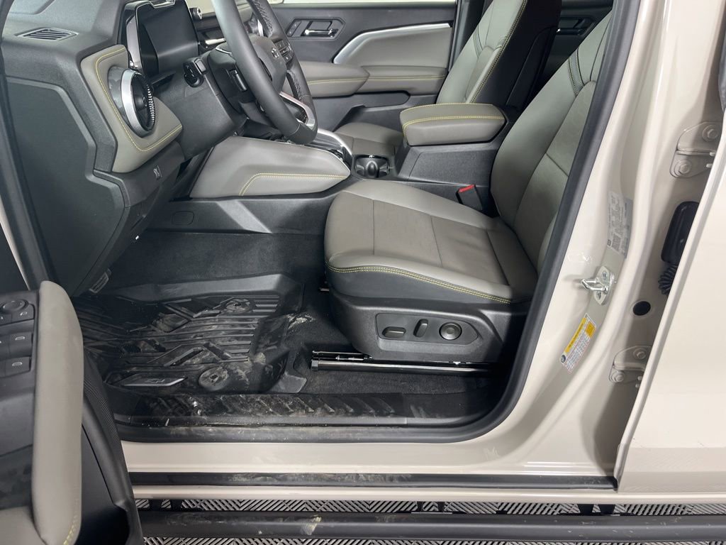 New 2026 Chevrolet Colorado ZR2 w/ Technology Package AWD/4WD image 15