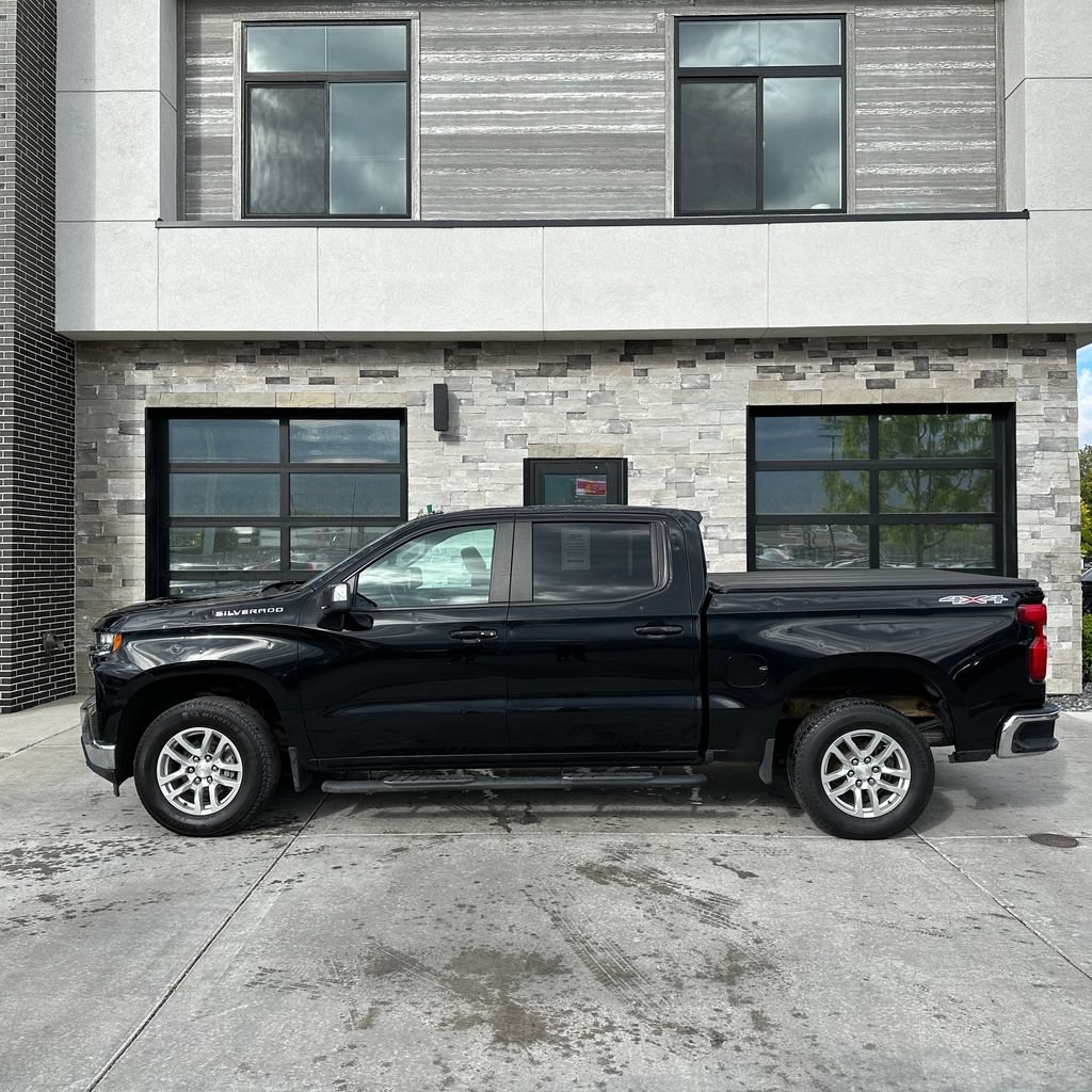 Used 2022 Chevrolet Silverado 1500 LT AWD/4WD image 6