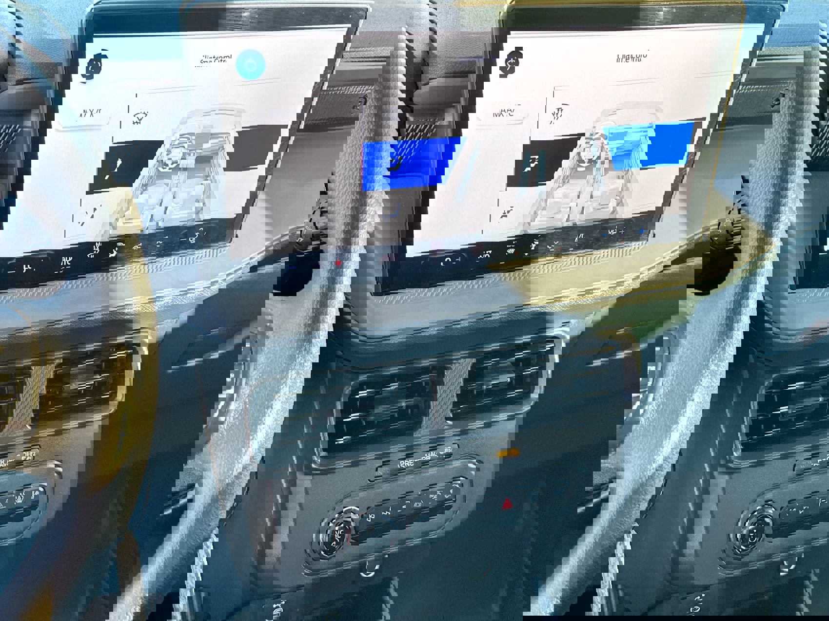 Used 2025 Ford Maverick XL w/ Equipment Group 102A image 18