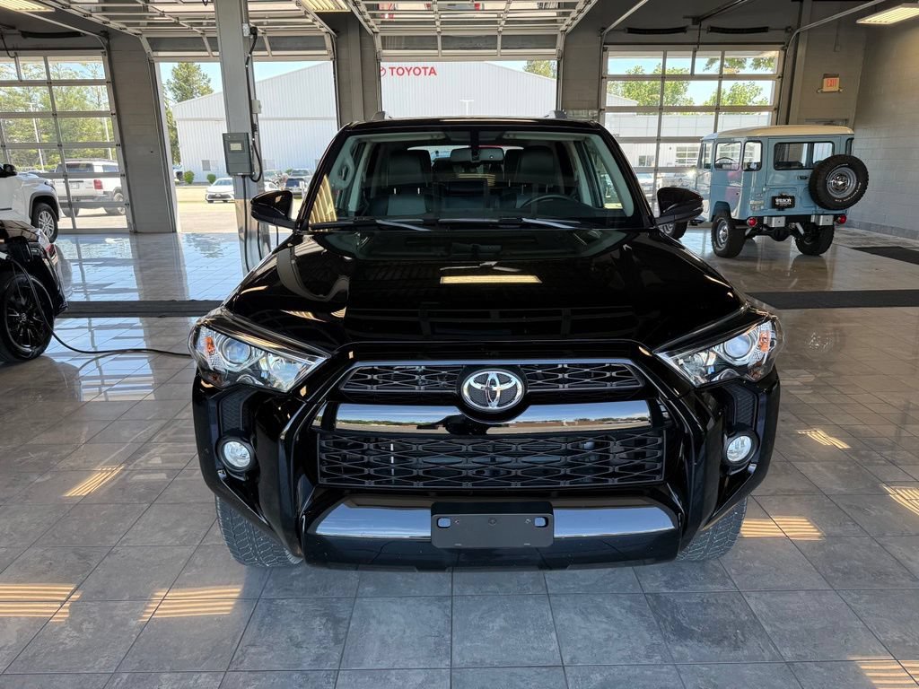 Used 2018 Toyota 4Runner SR5 Premium AWD/4WD image 3