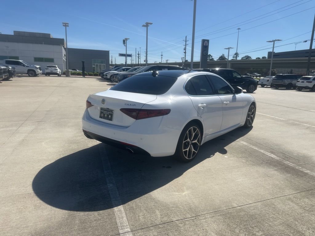 Used 2019 Alfa Romeo Giulia Ti image 5