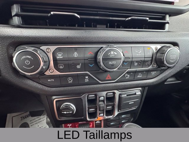 Certified 2026 Jeep Gladiator Sport AWD/4WD image 36