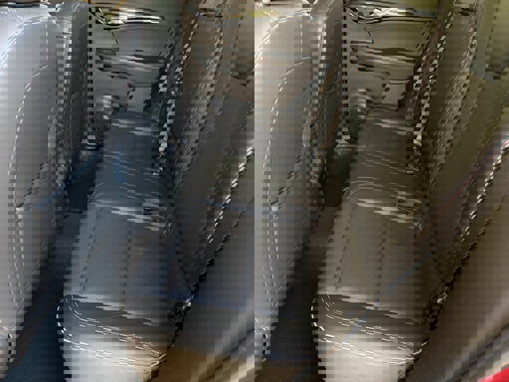 Used 2023 Buick Envision Essence image 9