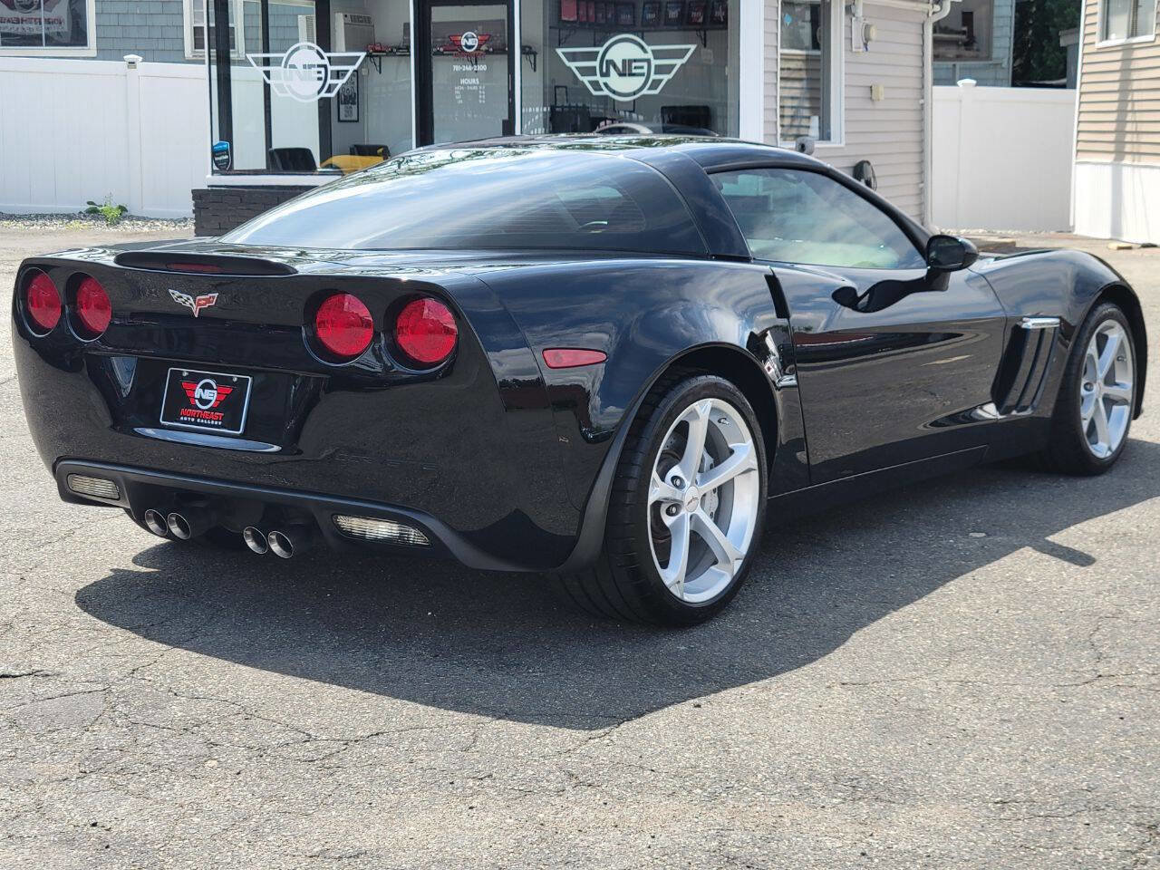 Used 2011 Chevrolet Corvette Grand Sport w/ Preferred Equipment Group image 6