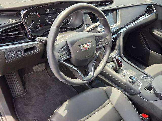 Certified 2025 Cadillac XT6 Luxury FWD image 14