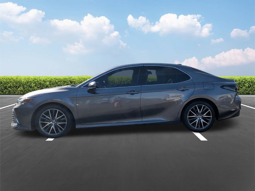 Used 2023 Toyota Camry XLE w/ Navigation Package image 7