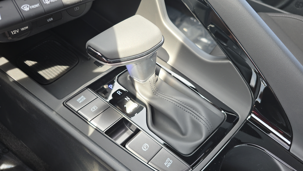 New 2026 Hyundai Elantra SEL Sport Premium FWD image 16