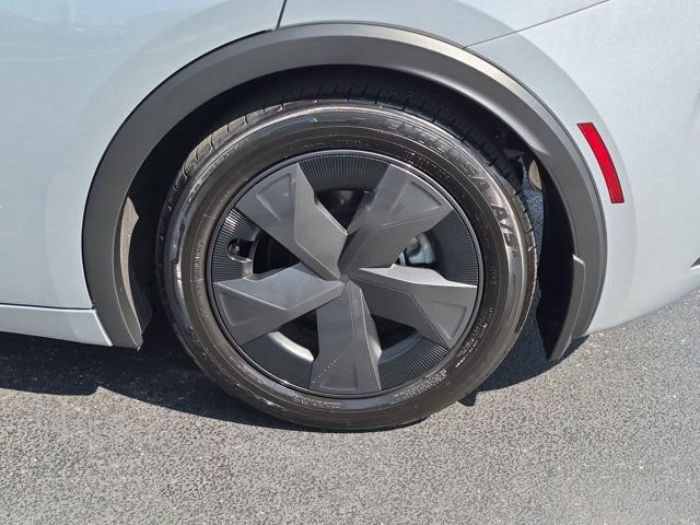 Certified 2025 Toyota Prius LE FWD image 8