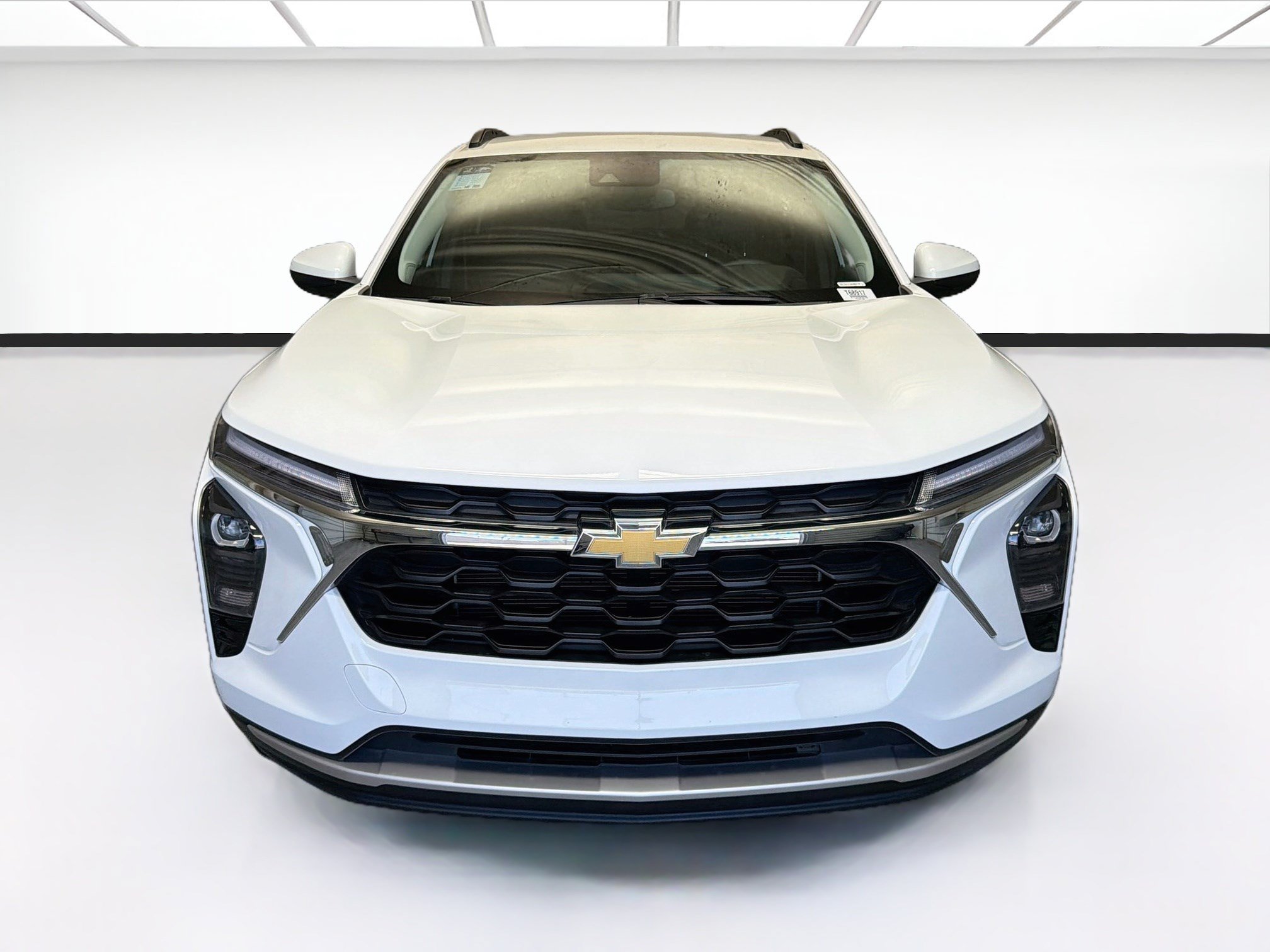 Used 2024 Chevrolet Trax LT w/ Driver Confidence Package FWD image 2