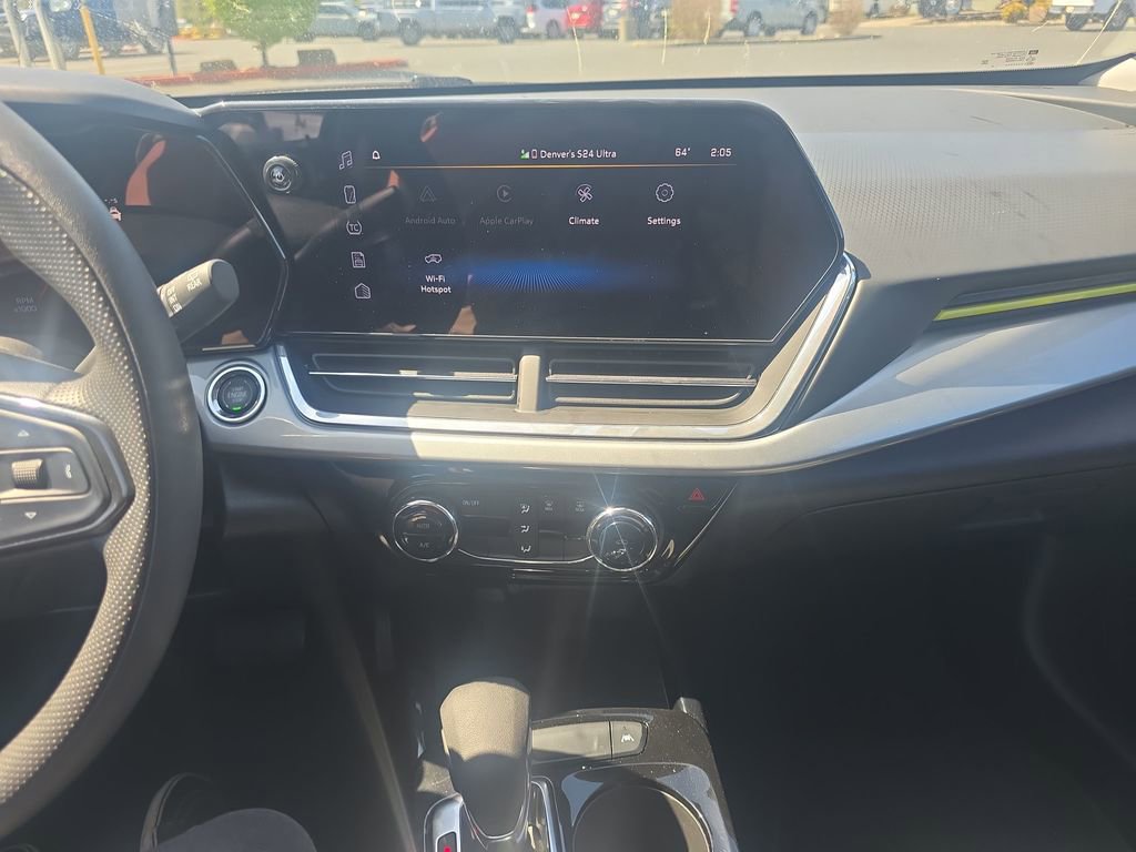 Used 2024 Chevrolet Trax LT FWD image 16