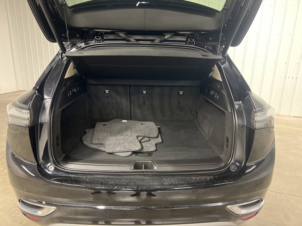 Certified 2022 Buick Envision Avenir w/ Technology Package II image 6