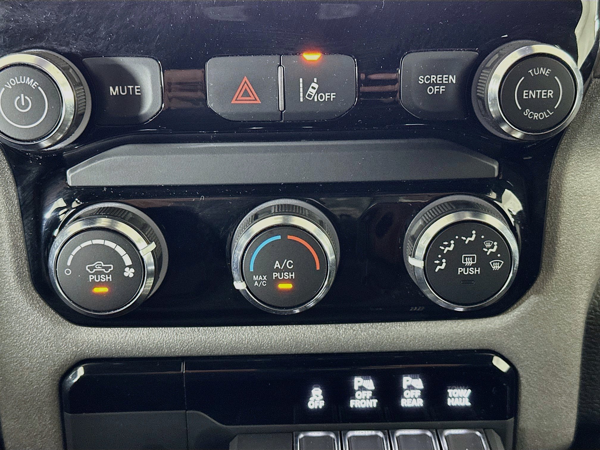 Used 2025 RAM 1500 Tradesman w/ Night Edition RWD image 23