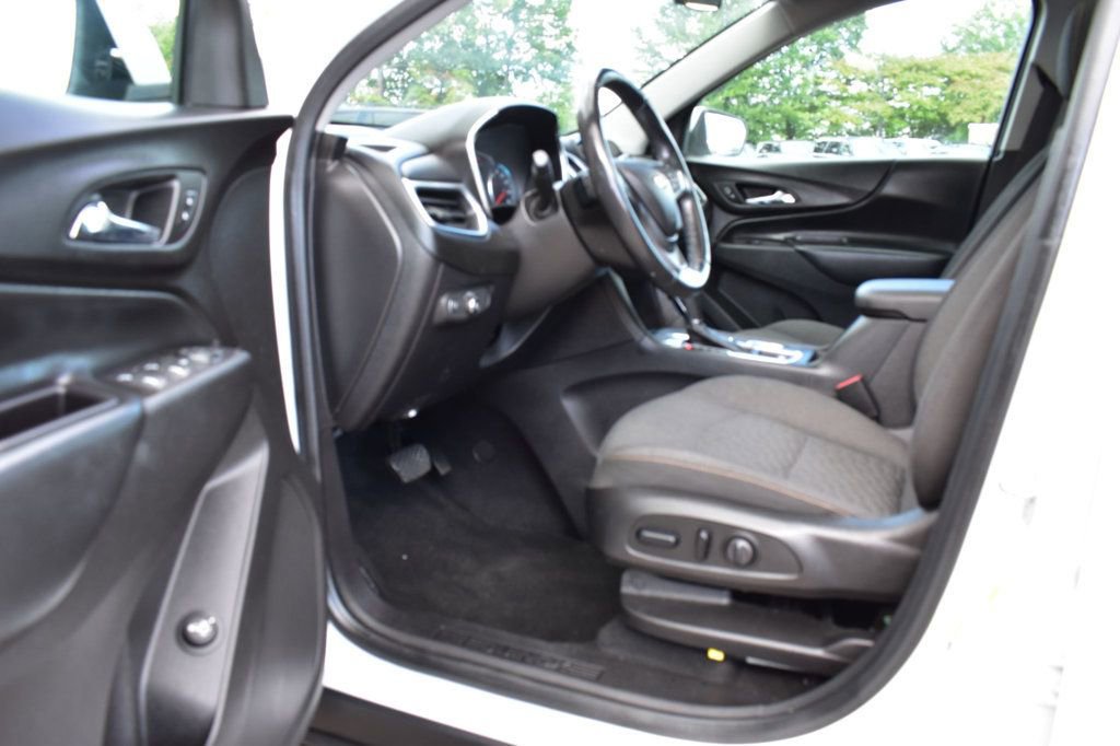 Used 2018 Chevrolet Equinox LT image 20