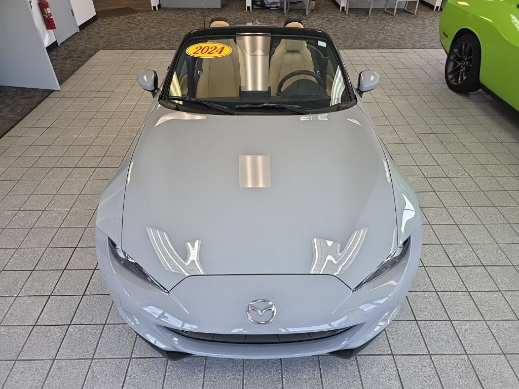 Used 2024 MAZDA MX-5 Miata Grand Touring w/ Weather Package RWD image 9