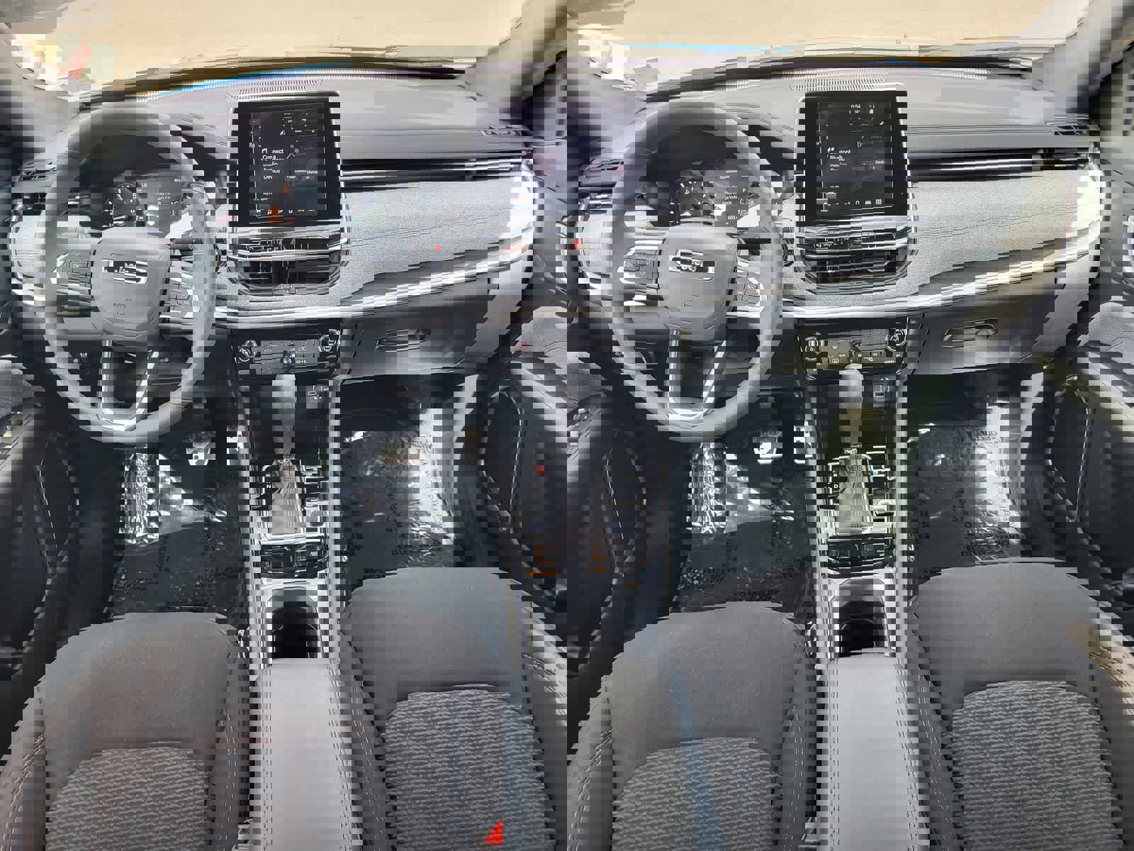 Used 2025 Jeep Compass Sport image 24