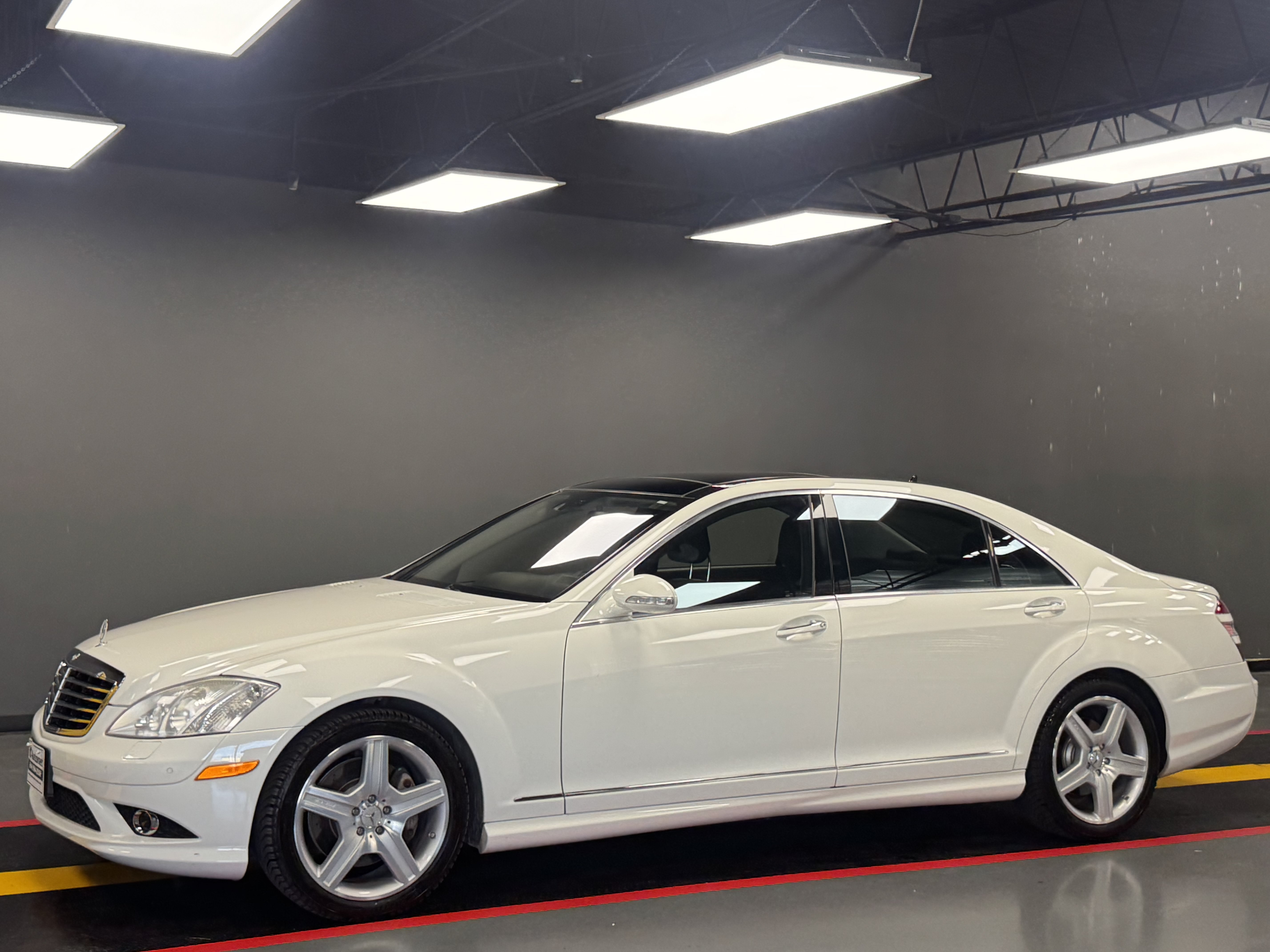 Used 2009 Mercedes-Benz S 550 4MATIC image 1