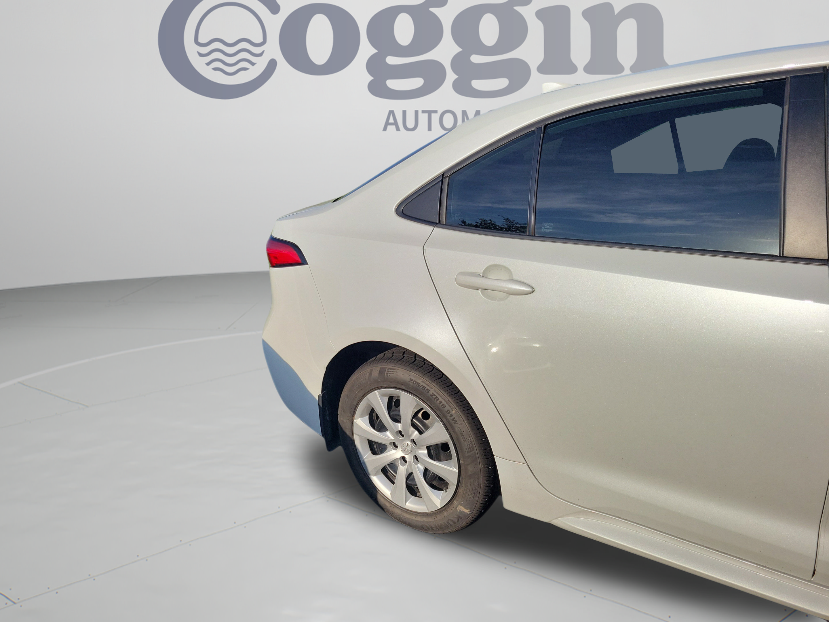 Used 2024 Toyota Corolla LE FWD image 43