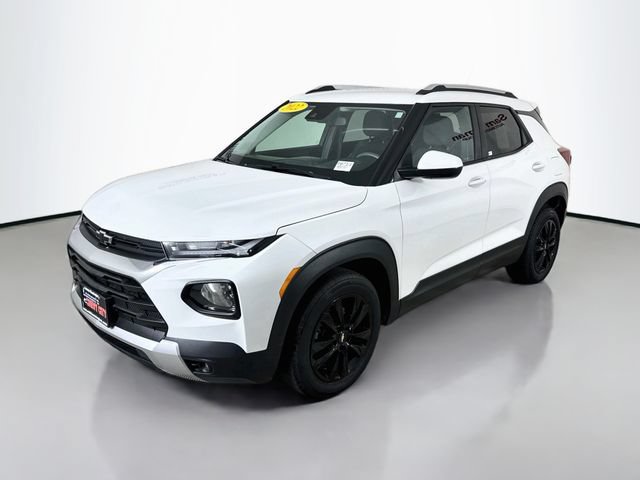 Used 2022 Chevrolet TrailBlazer LT w/ LPO, Blackout Package FWD image 3
