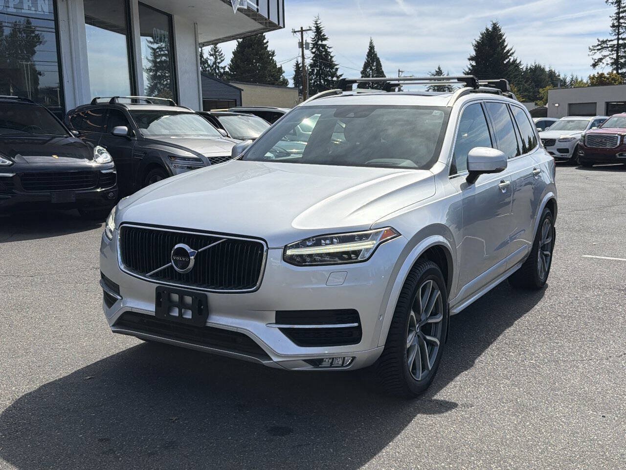 Used 2017 Volvo XC90 T6 Momentum w/ Vision Package