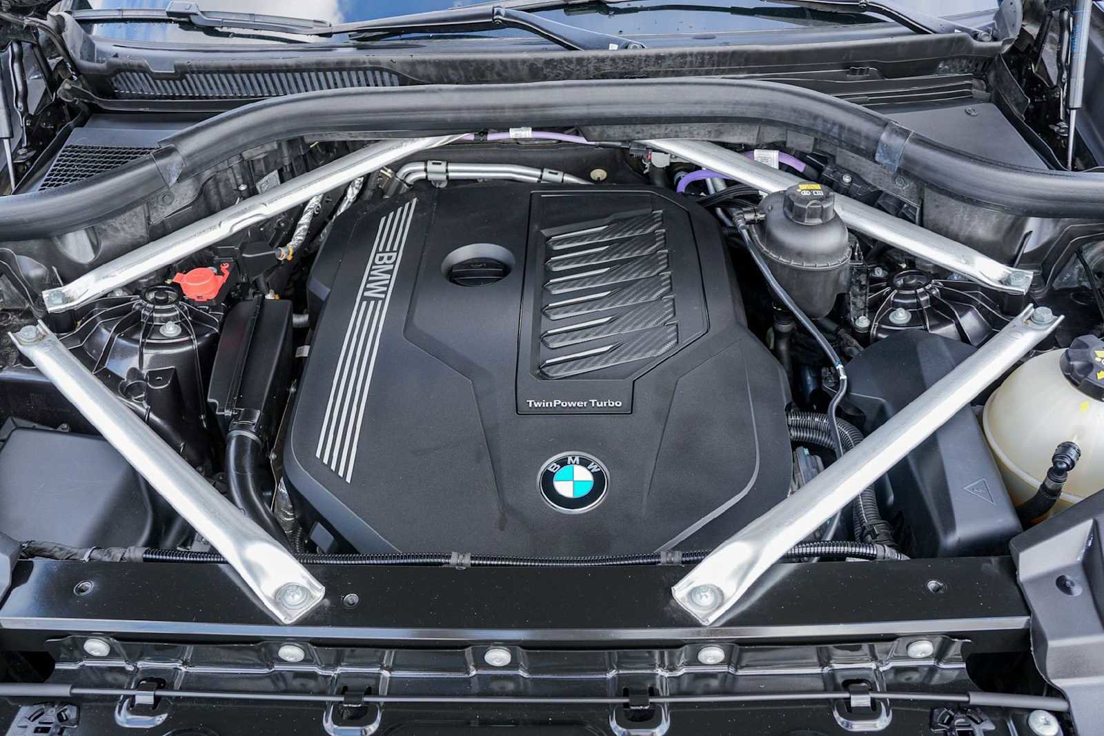 Used 2022 BMW X5 xDrive40i w/ Premium Package image 9