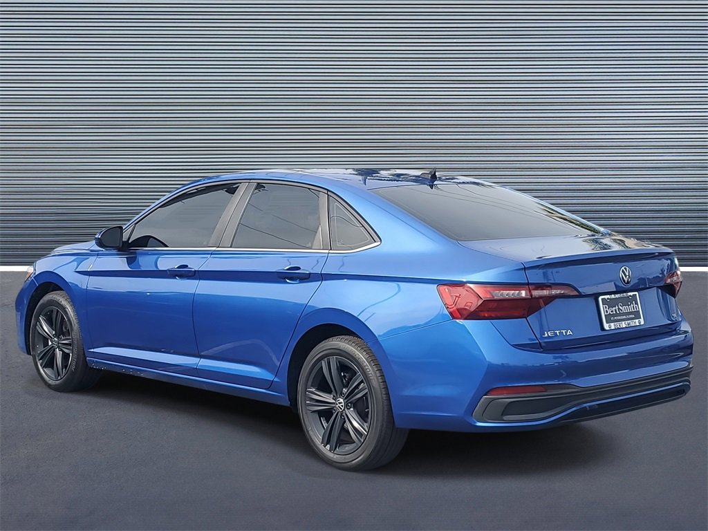 Used 2022 Volkswagen Jetta SE image 4