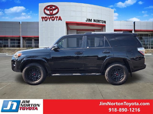 Used 2023 Toyota 4Runner SR5 AWD/4WD image 4