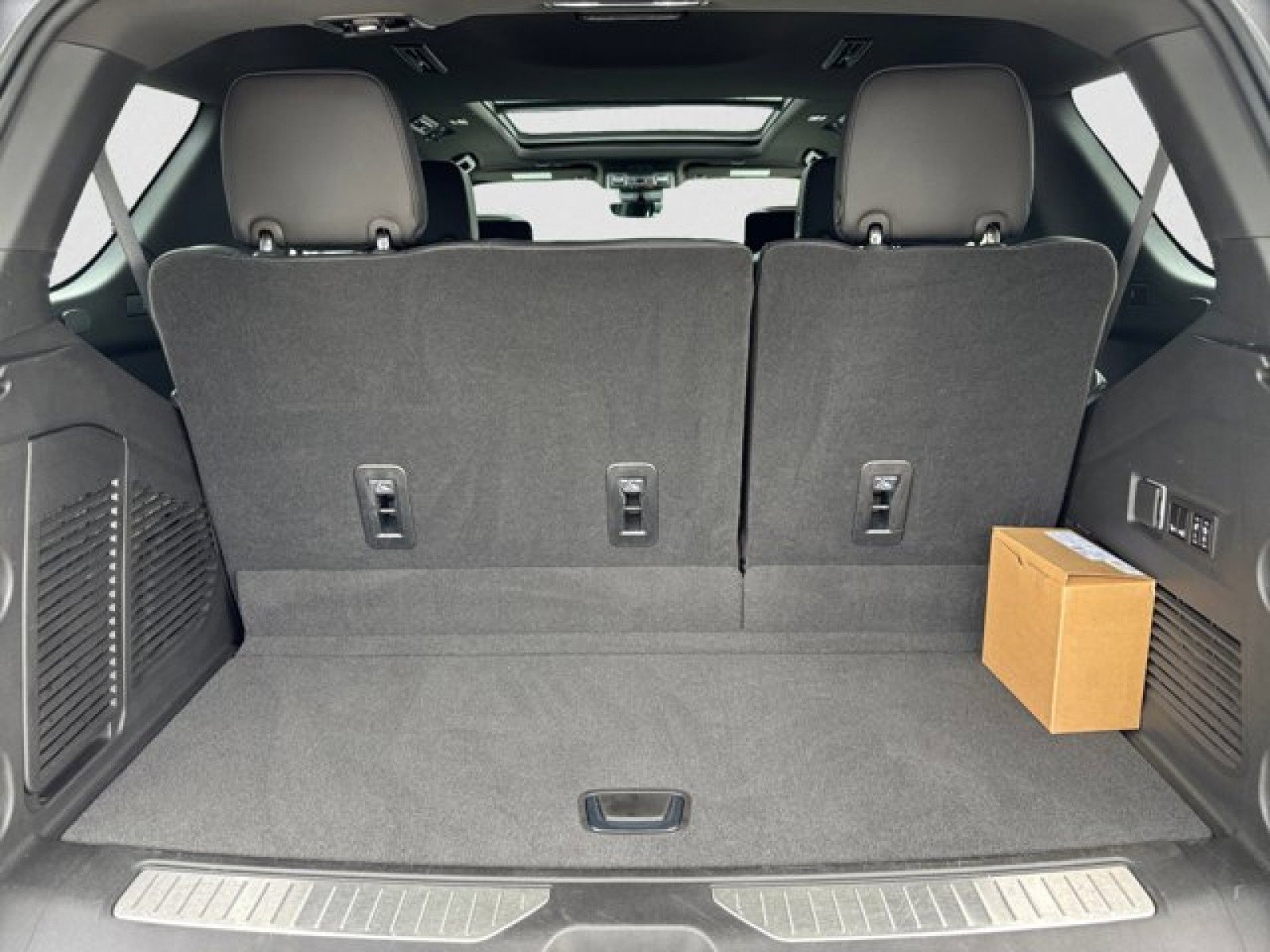 Used 2023 GMC Yukon Denali w/ Advanced Technology Package image 20