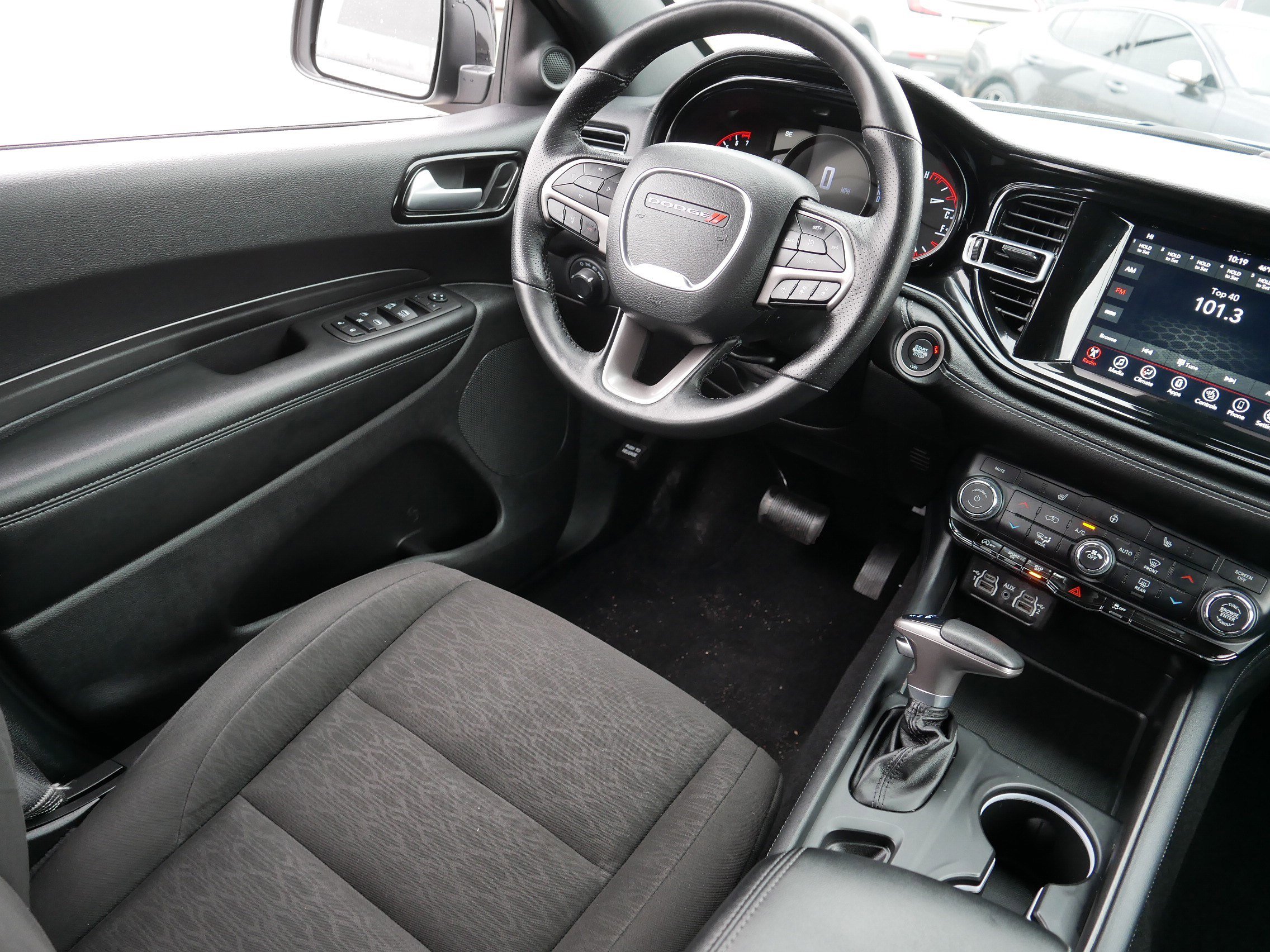 Used 2024 Dodge Durango SXT image 9