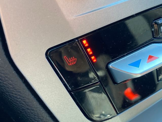 Used 2022 Ford Explorer XLT image 31