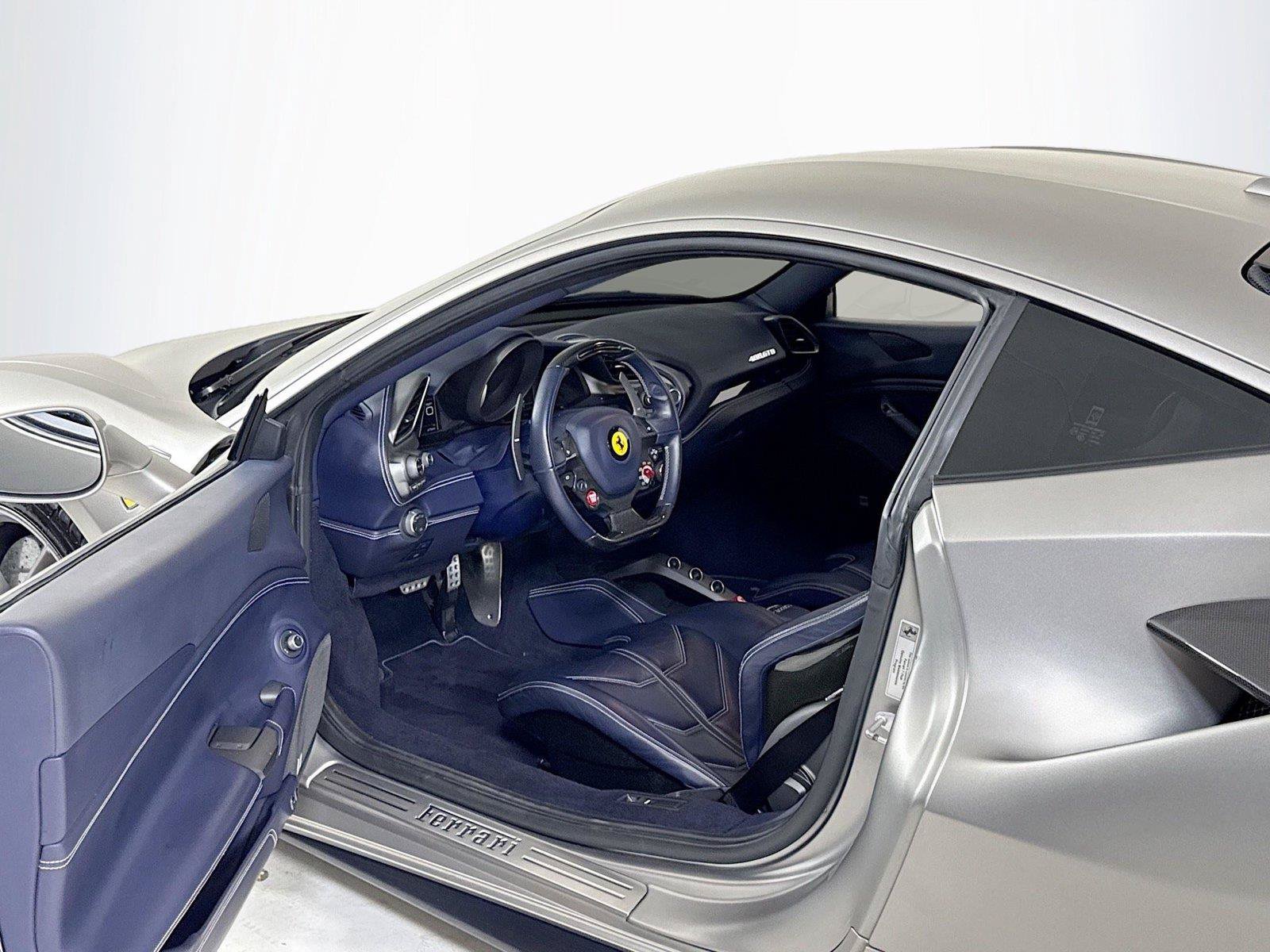 Used 2016 Ferrari 488 GTB RWD image 12