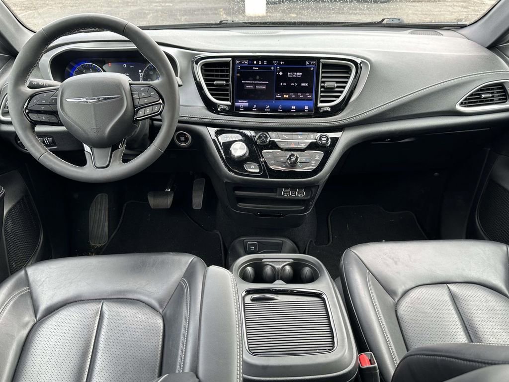 Used 2023 Chrysler Pacifica Touring-L w/ S Appearance Package FWD image 14