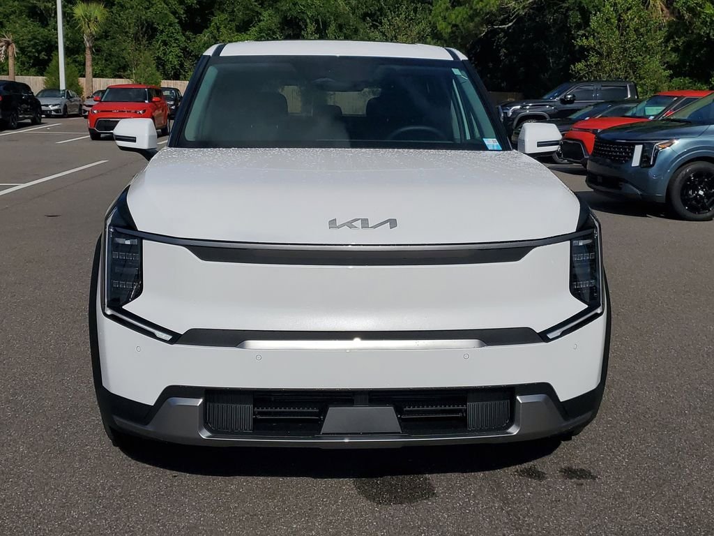 New 2026 Kia EV9 Light RWD image 2