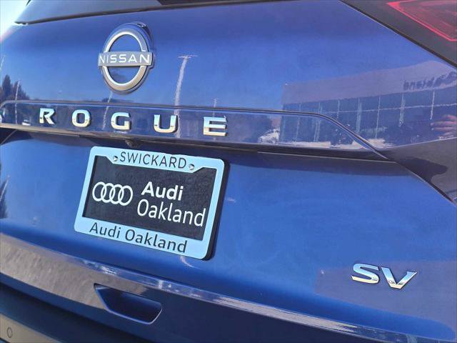 Used 2023 Nissan Rogue SV FWD image 13