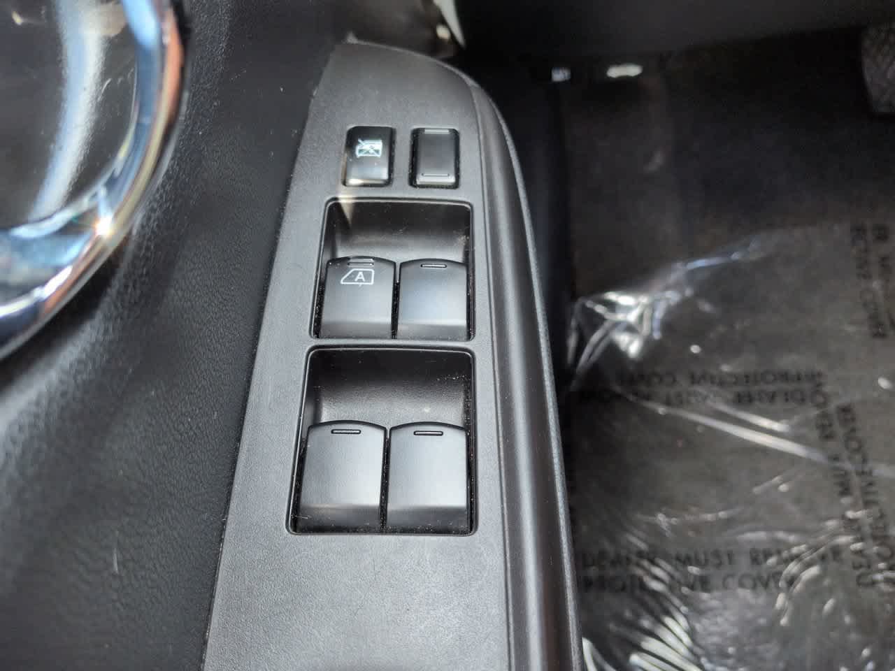 Used 2017 Nissan Versa Note SV FWD image 20