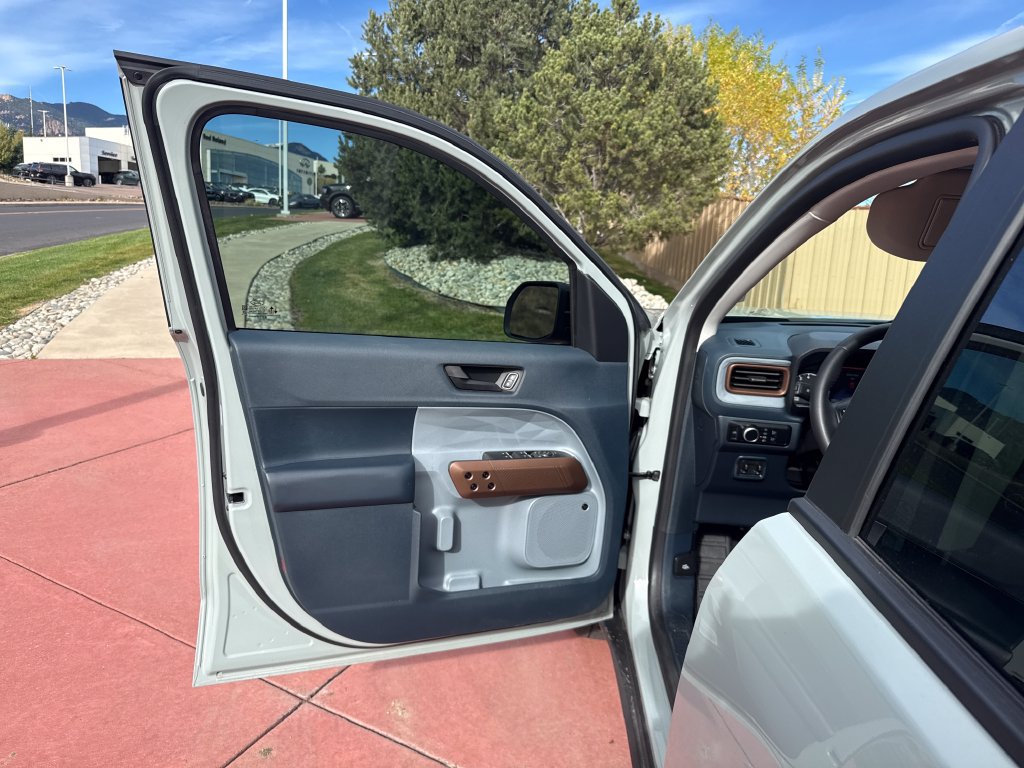 Used 2024 Ford Maverick Lariat w/ FX4 Off-Road Package AWD/4WD image 8