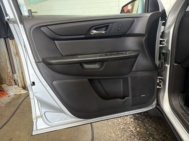 Used 2015 Chevrolet Traverse LT FWD image 13