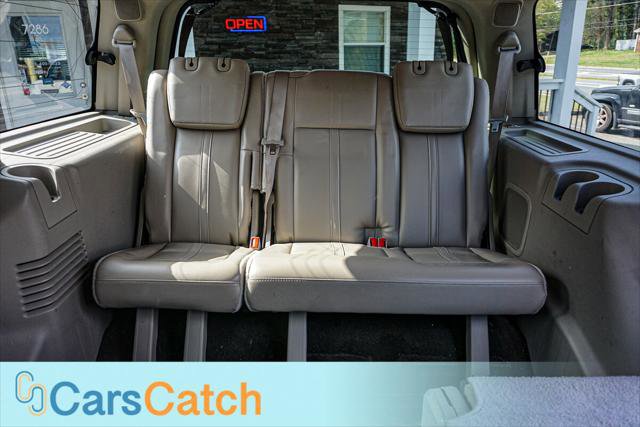 Used 2016 Lincoln Navigator Select image 24