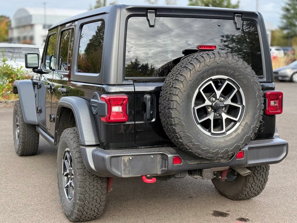 Used 2024 Jeep Wrangler Unlimited Rubicon w/ Convenience Group AWD/4WD image 3